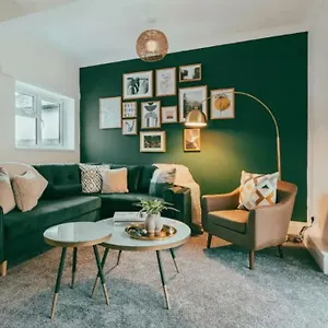 Evergreen Lodge-wyndale-4br Wparking Bham Nec Holiday home